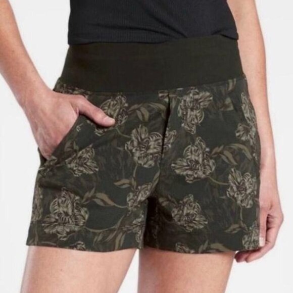 Athleta Pants - Athleta - Trekkie North Printed Shorts - Green Floral - Zip Pockets - Size